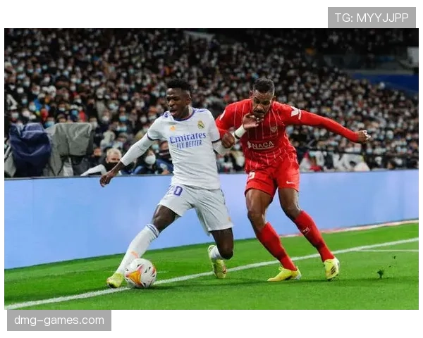 维尼修斯依赖皇马体系?战术角色与自主进攻能力分析 维尼修斯依赖皇马体系?战术角色与自主进攻能力分析